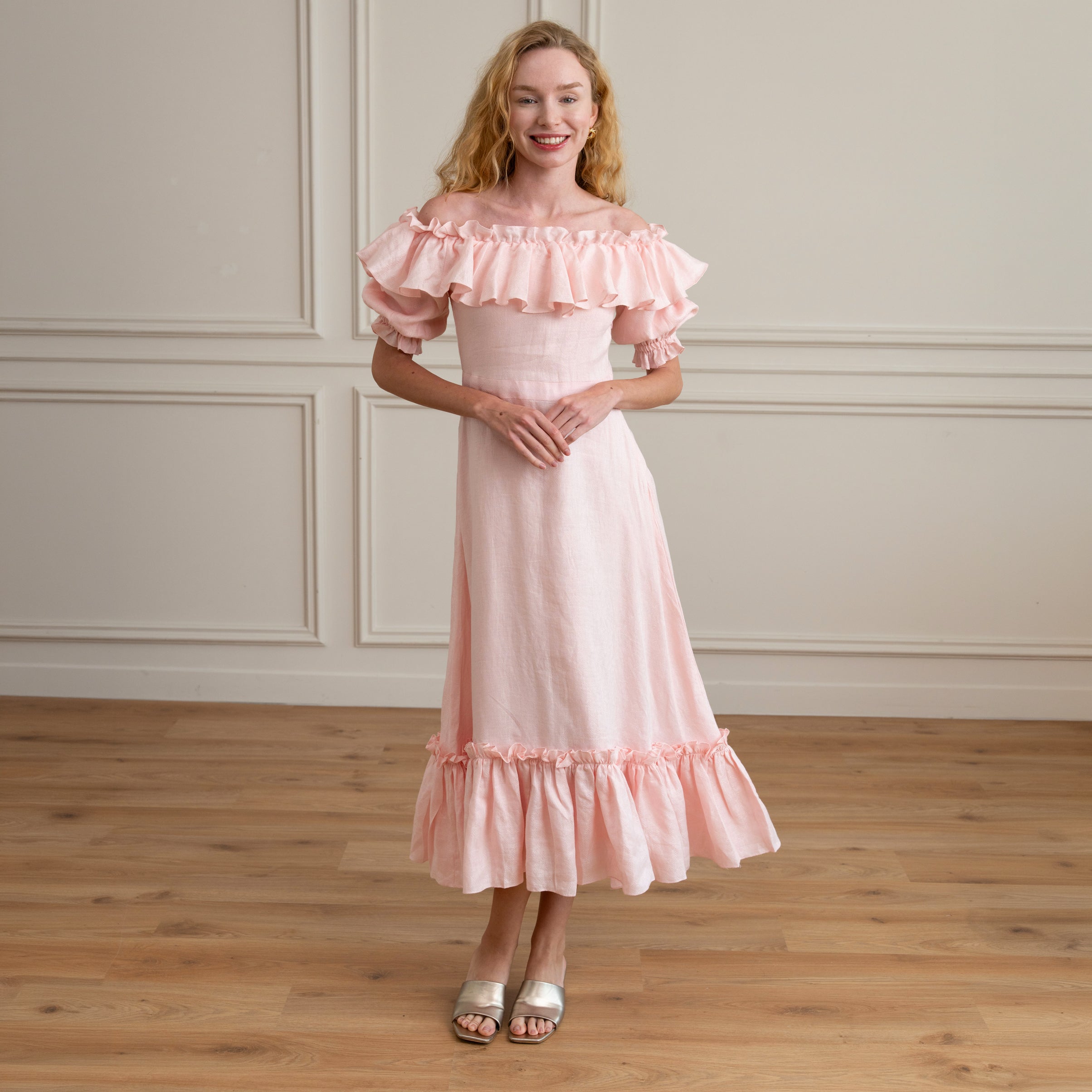 women wearing in linen dobby 